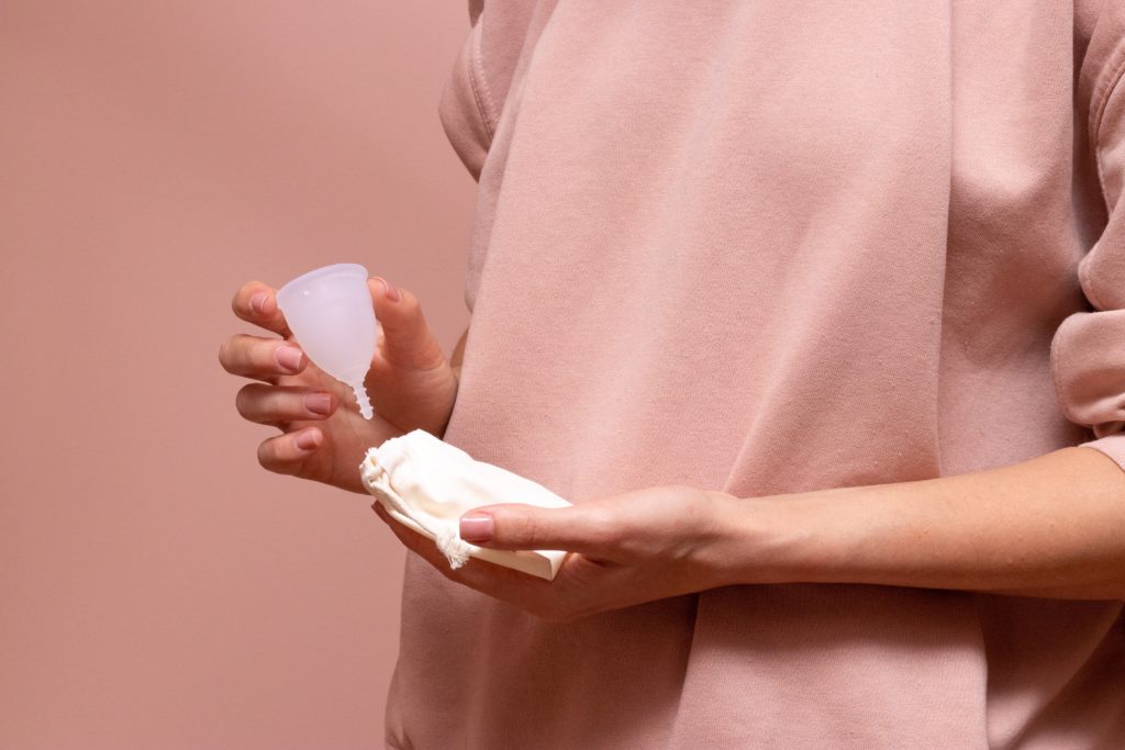 Voici une des protections hygiéniques qui se sont démocratiser ces derniers temps, il s'agit de la coupe menstruelle.